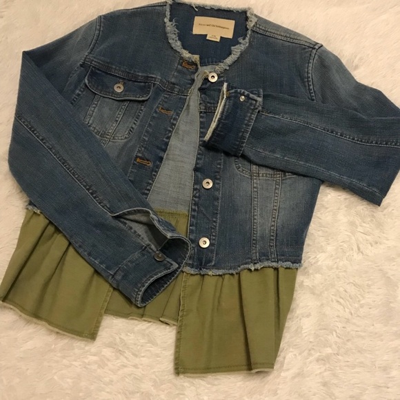 NWOT Pilcro Jean jacket with green flounce. - Picture 1 of 3